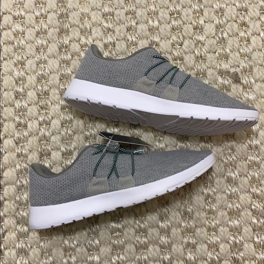 NWT- Emu Australia Sneakers